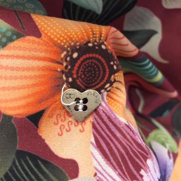 Italian brand (Please) floral top - Picture 4 of 4